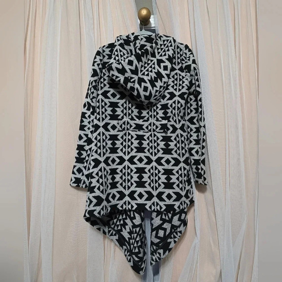 BB Dakota Azra Aztec Hooded Coatigan, Waterfall/Draped Open Front, EUC! - Picture 5 of 11